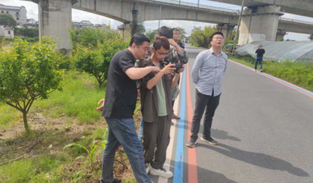 黄山市林业局副局长王歆督导调研歙县枯死松树除治工作