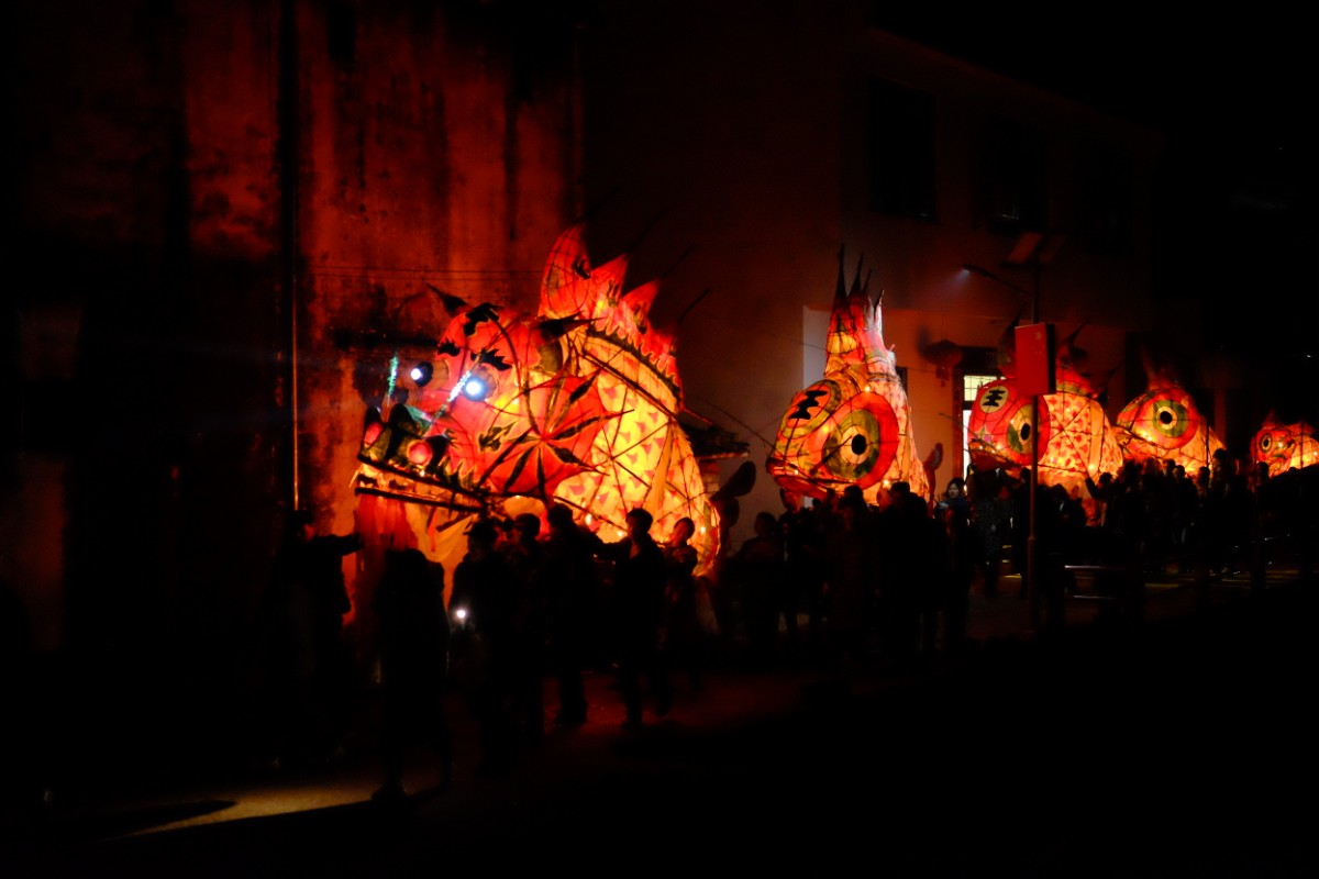 歙县传统古村落汪满田鱼灯嬉出文化凝聚力