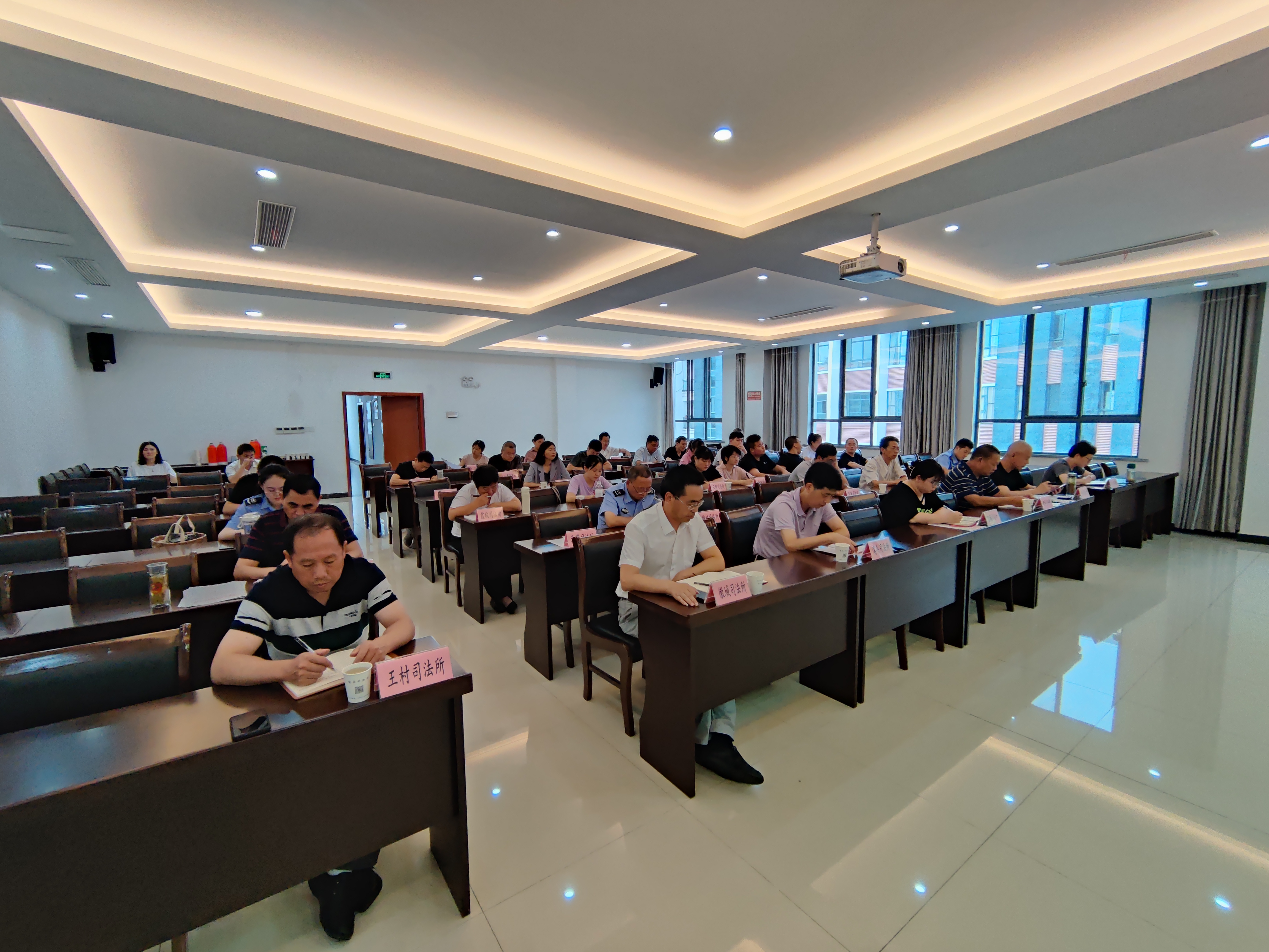 歙县司法局召开政法队伍教育整顿总结大会暨回头看动员部署会