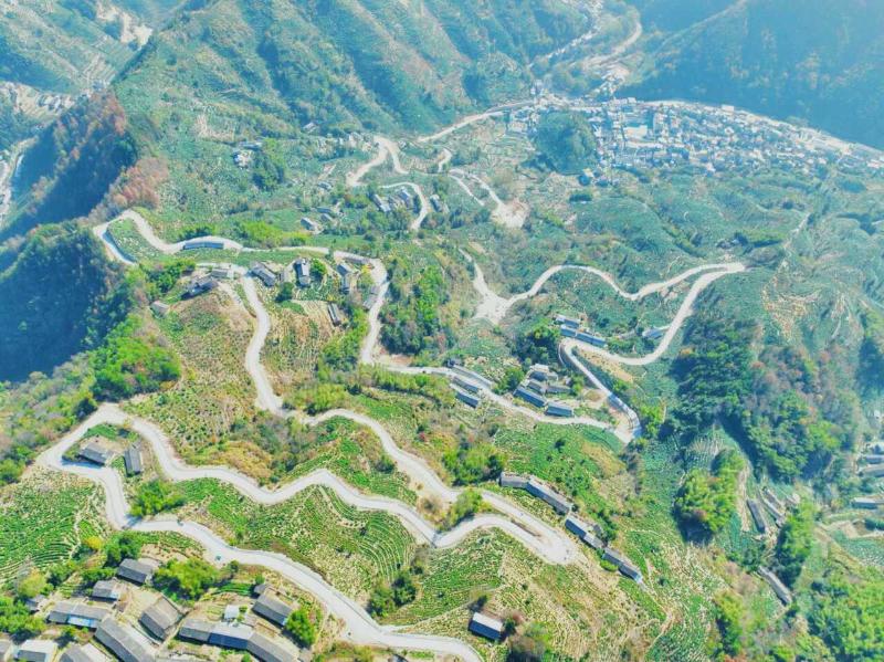 歙县：以路为笔，书写乡村振兴新篇章